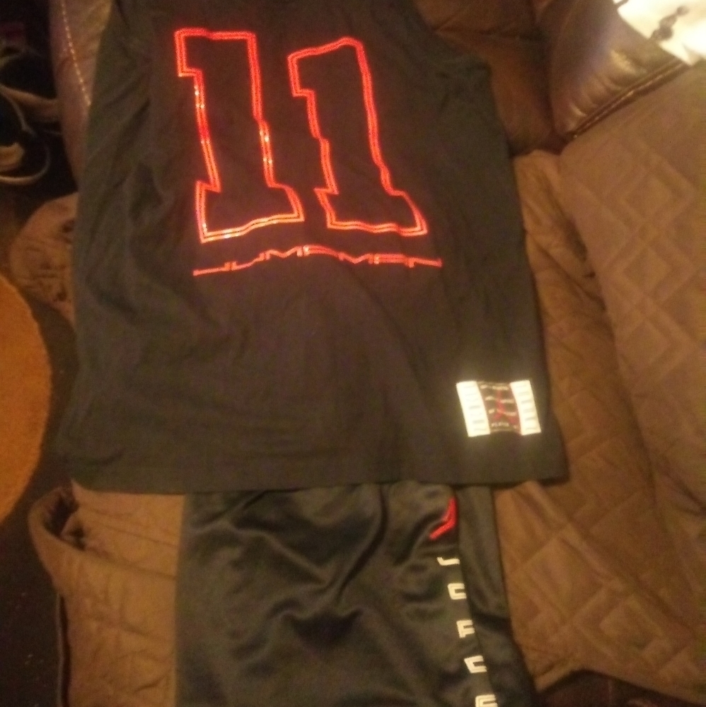 Air Jordan Retro 11 Outfit. Great Condition